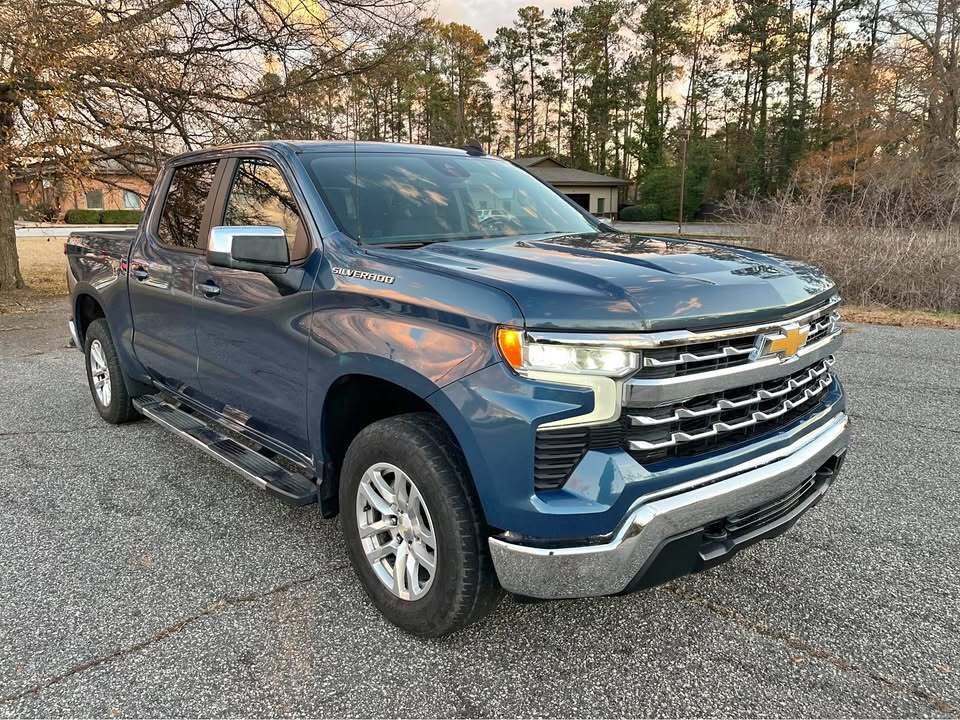 2024 Chevrolet silverado 1500 LT, photo 3 of 11