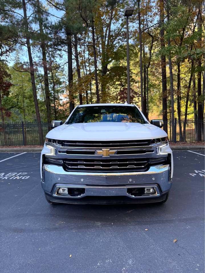 2022 Chevrolet silverado 1500 LTZ 6 1/2 ft bed, photo 2 of 17