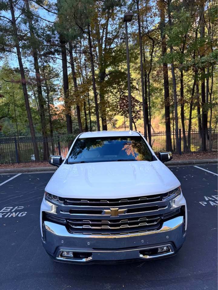 2022 Chevrolet silverado 1500 LTZ 6 1/2 ft bed, photo 3 of 17