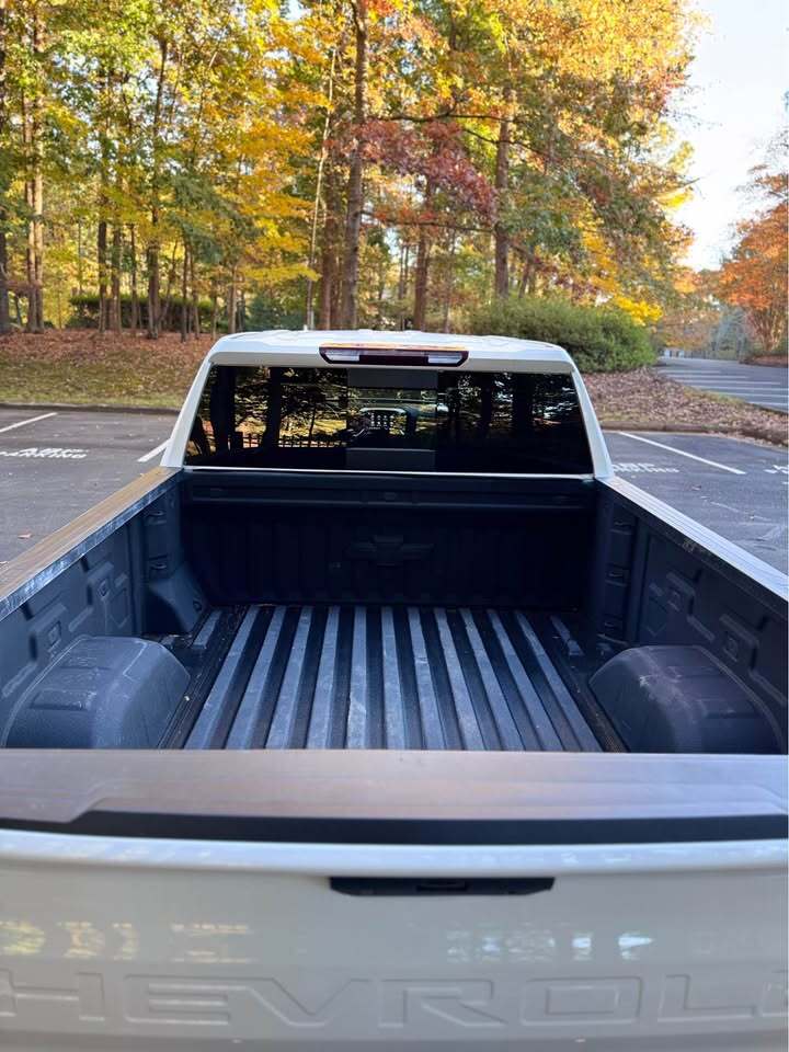 2022 Chevrolet silverado 1500 LTZ 6 1/2 ft bed, photo 6 of 17