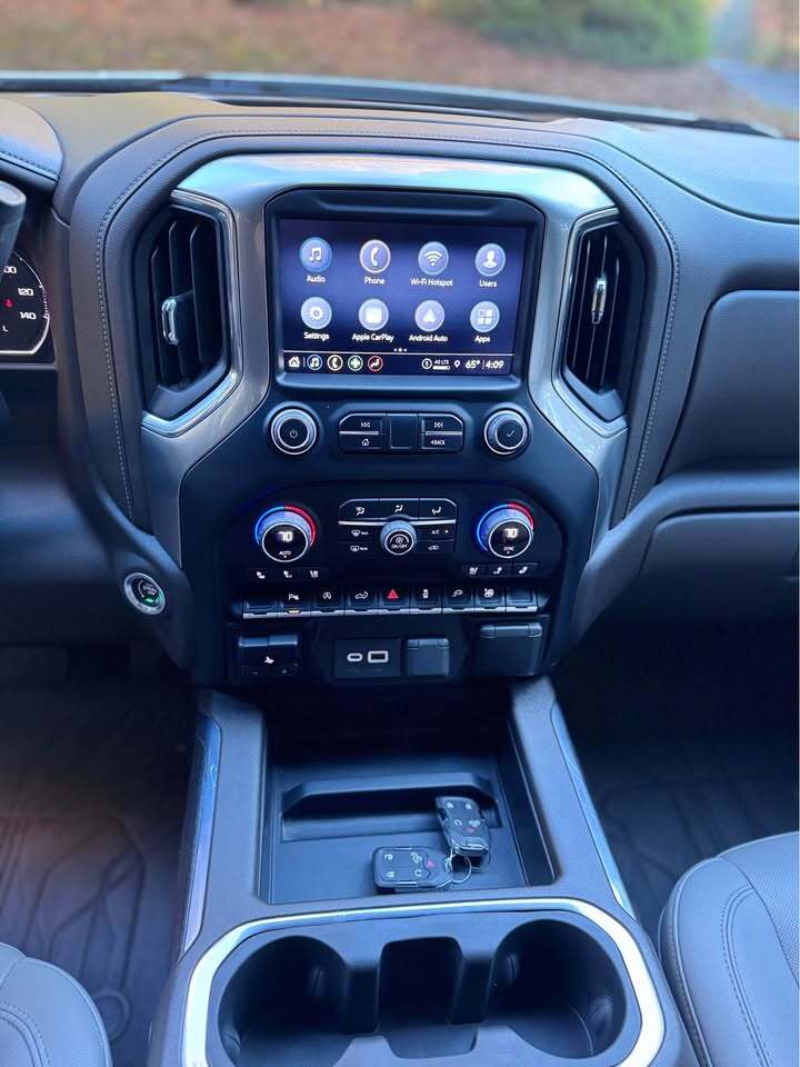 2022 Chevrolet silverado 1500 LTZ 6 1/2 ft bed, photo 8 of 17