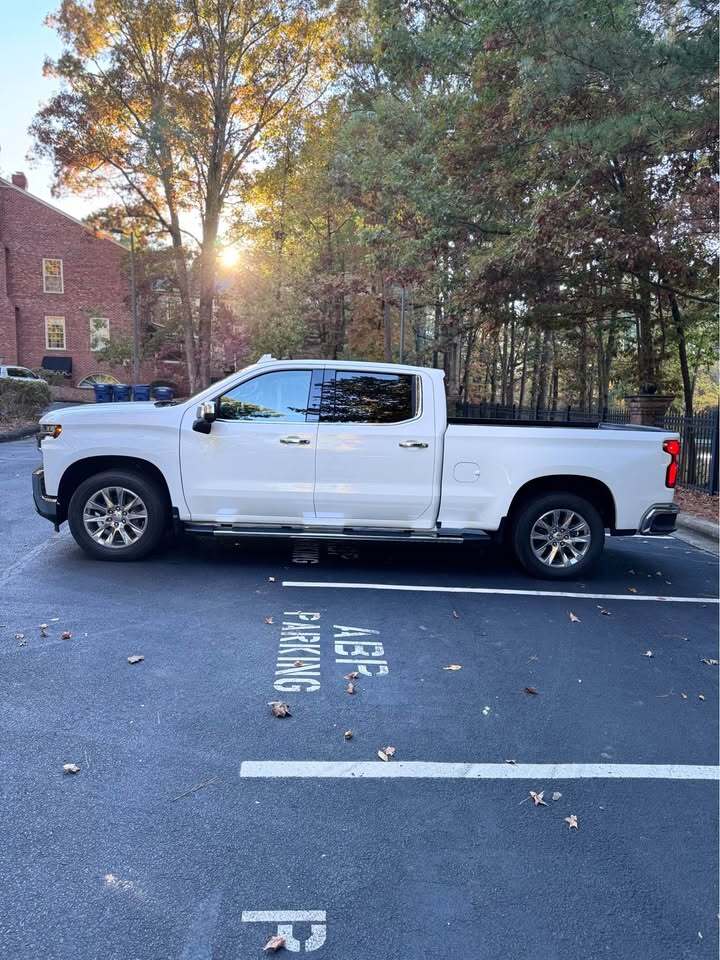 2022 Chevrolet silverado 1500 LTZ 6 1/2 ft bed, photo 10 of 17