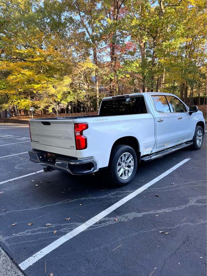 2022 Chevrolet silverado 1500 LTZ 6 1/2 ft bed, photo 11 of 17