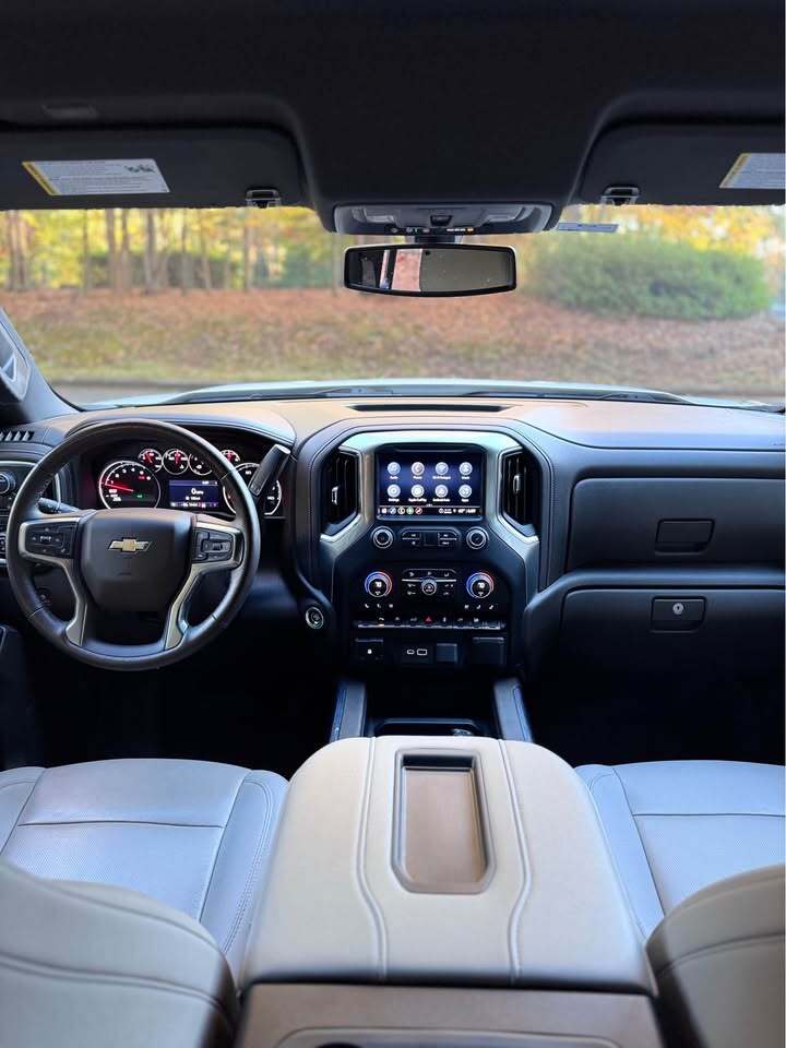 2022 Chevrolet silverado 1500 LTZ 6 1/2 ft bed, photo 12 of 17