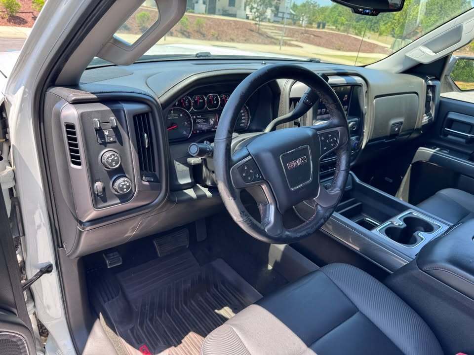 2016 GMC Sierra 1500 SLT, photo 12 of 17