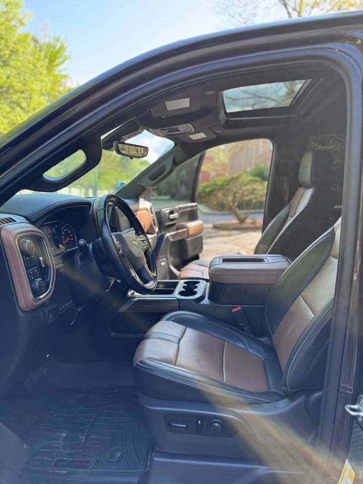 Chevrolet Silverado 3500HD High Country, photo 11 of 20