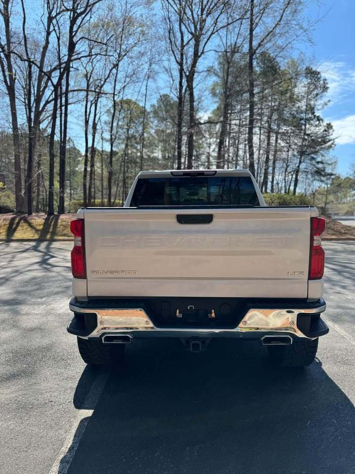 2022 Chevrolet silverado 1500 crew cab LTZ, photo 11 of 12