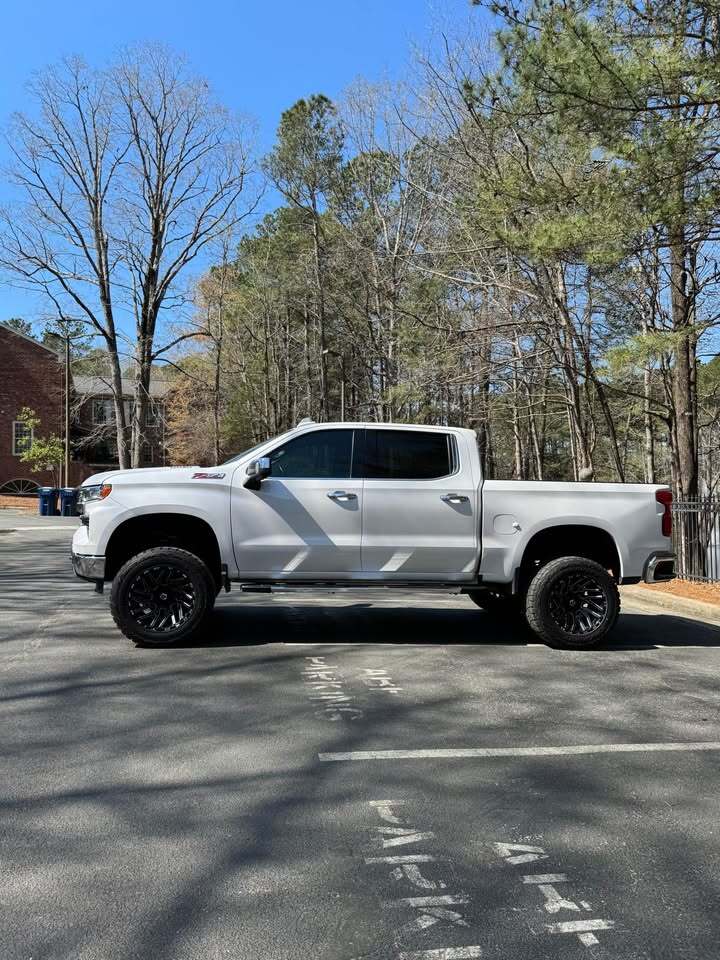 2022 Chevrolet silverado 1500 crew cab LTZ, photo 12 of 12