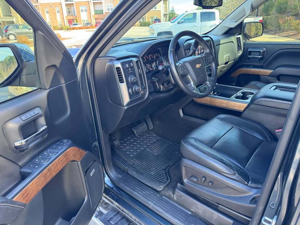 2017 Chevrolet Silverado 5.3 LTZ, photo 9 of 13