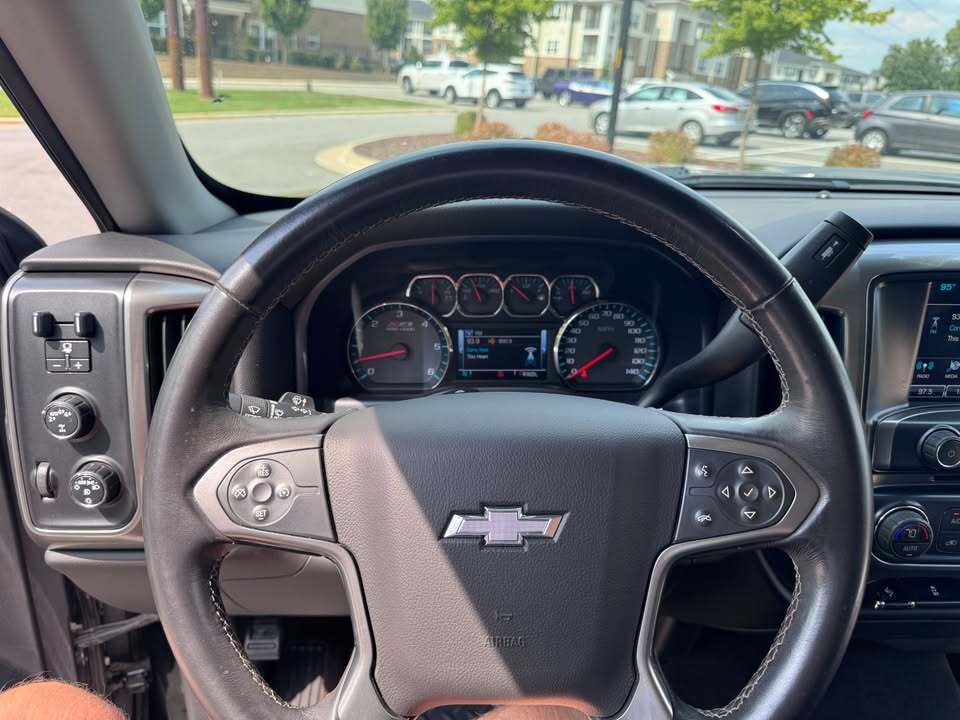 2018 Chevrolet silverado 1500 LT, photo 6 of 16