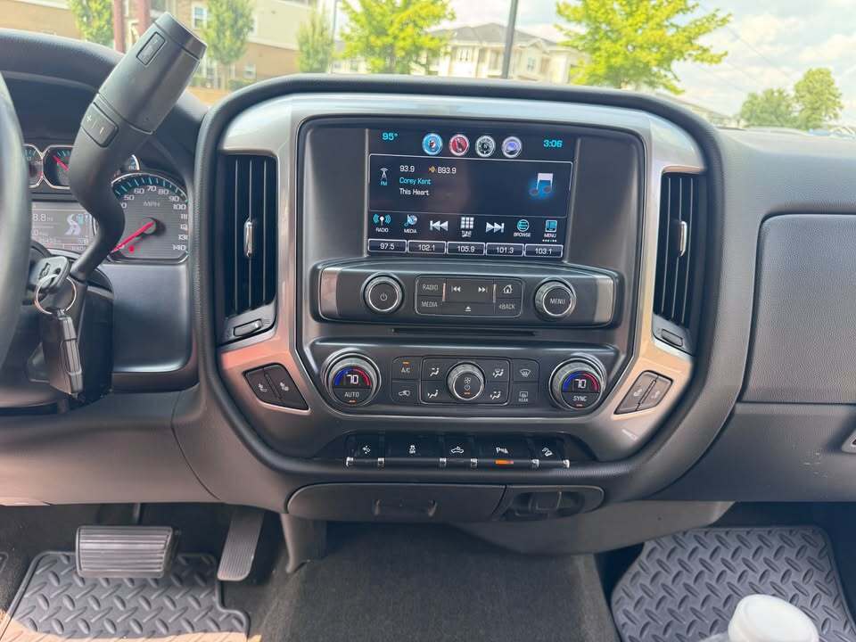 2018 Chevrolet silverado 1500 LT, photo 10 of 16