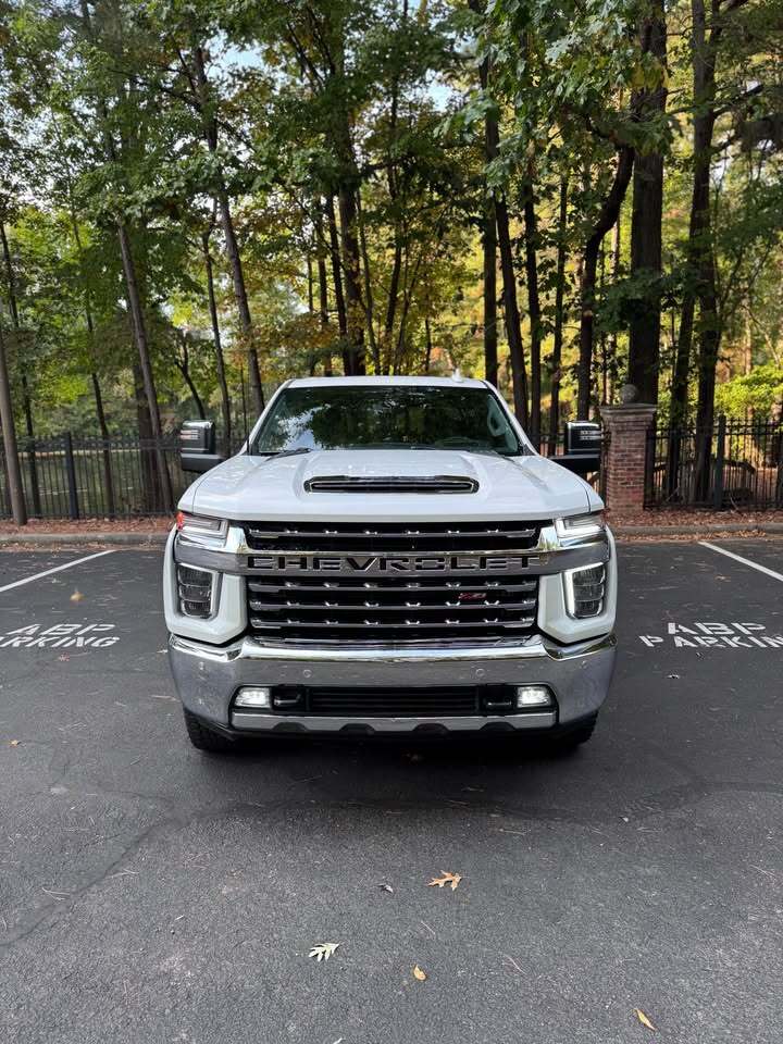2021 Chevrolet Silverado 2500 LTZ, photo 2 of 16