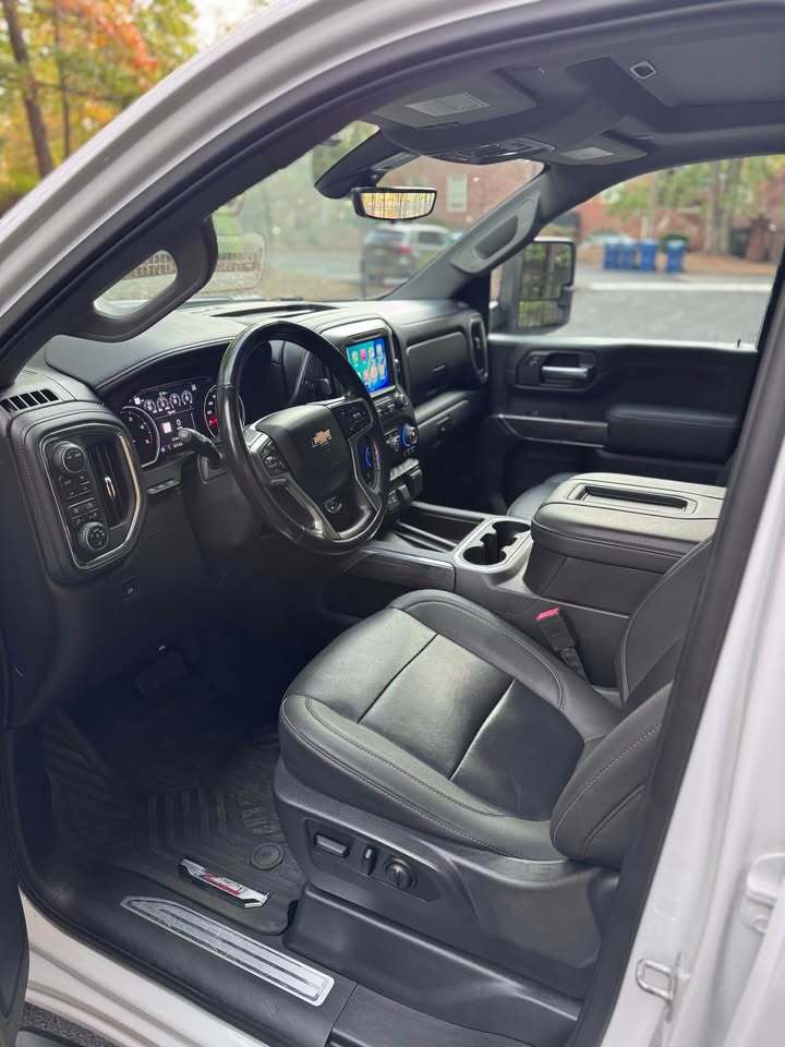 2021 Chevrolet Silverado 2500 LTZ, photo 10 of 16
