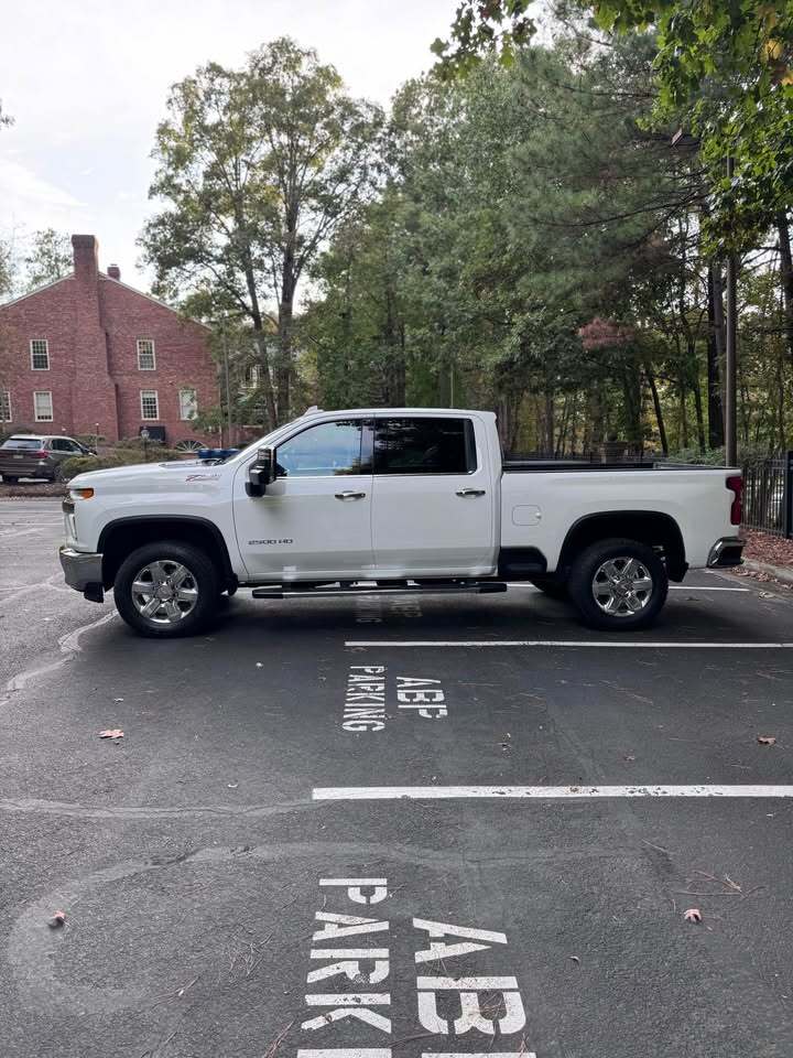 2021 Chevrolet Silverado 2500 LTZ, photo 11 of 16