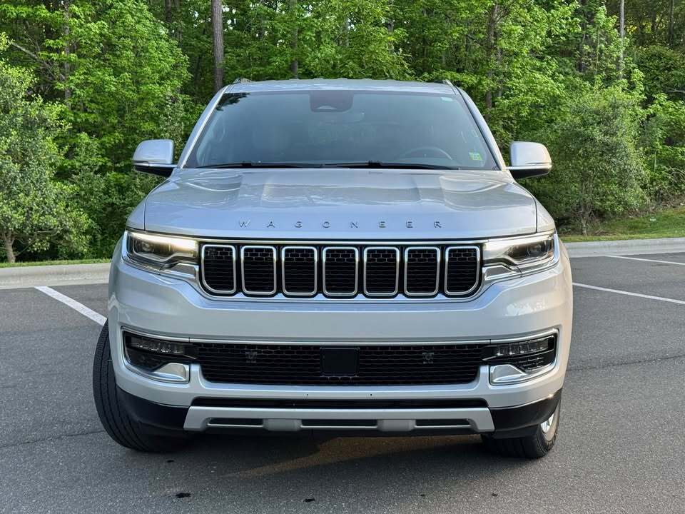 2022 Jeep wagoneer II, photo 2 of 12