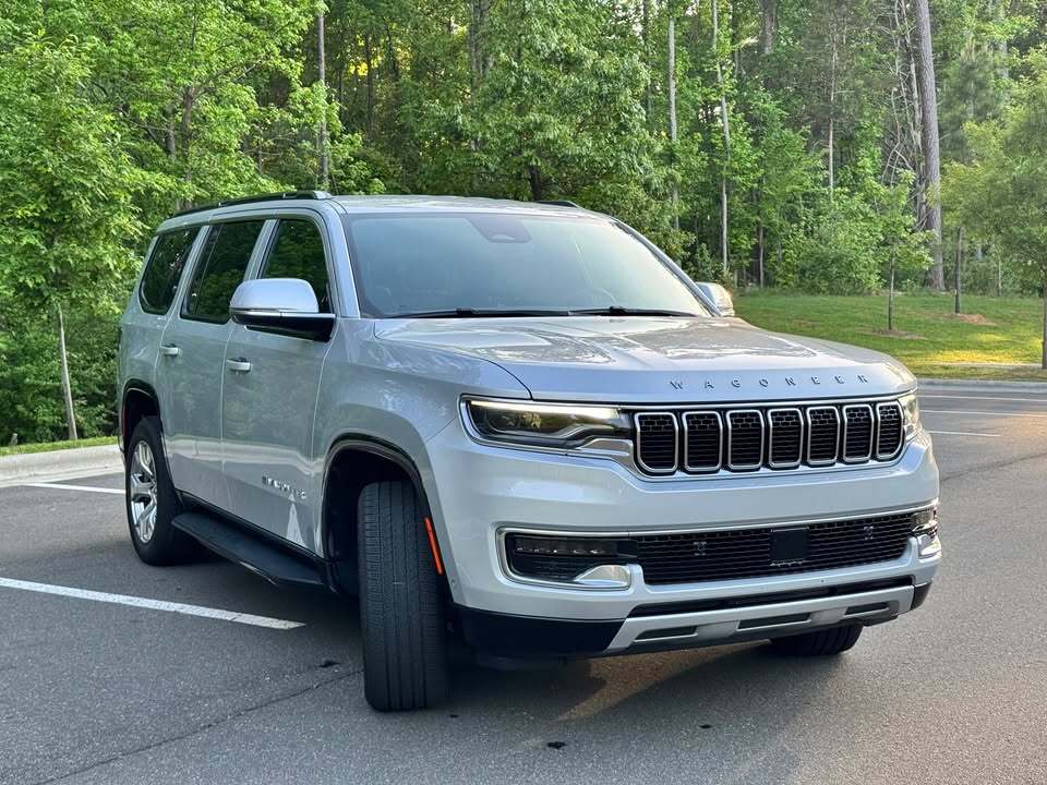 2022 Jeep wagoneer II, photo 3 of 12
