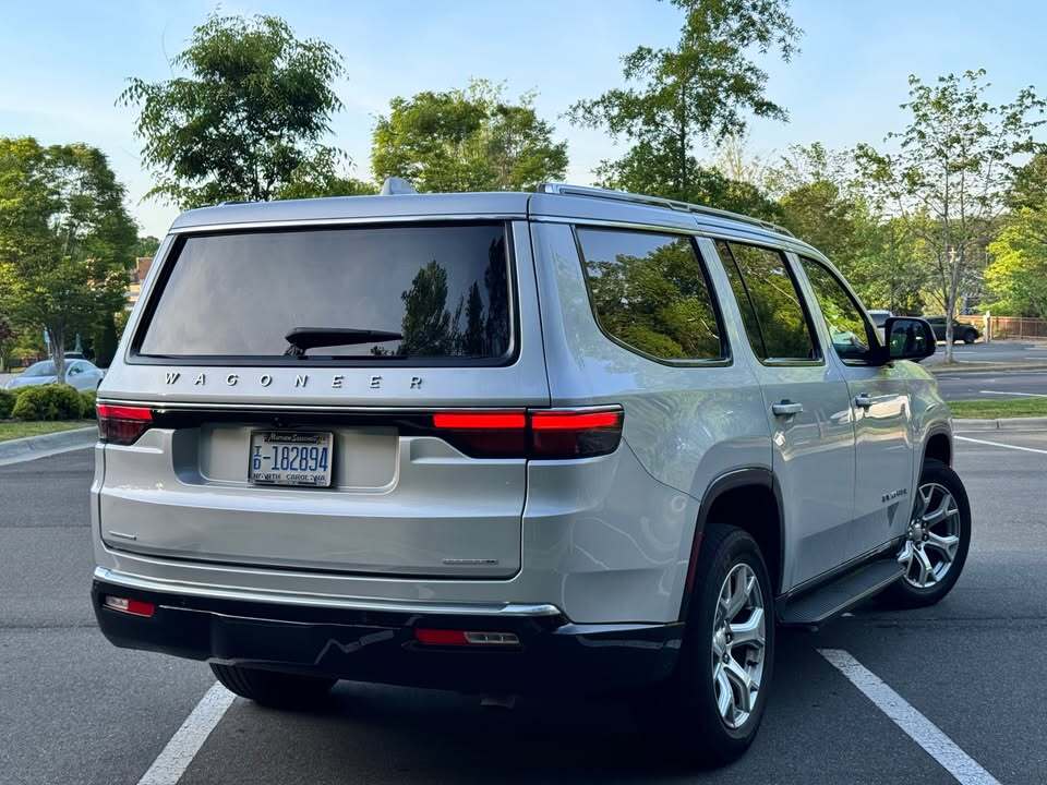 2022 Jeep wagoneer II, photo 4 of 12