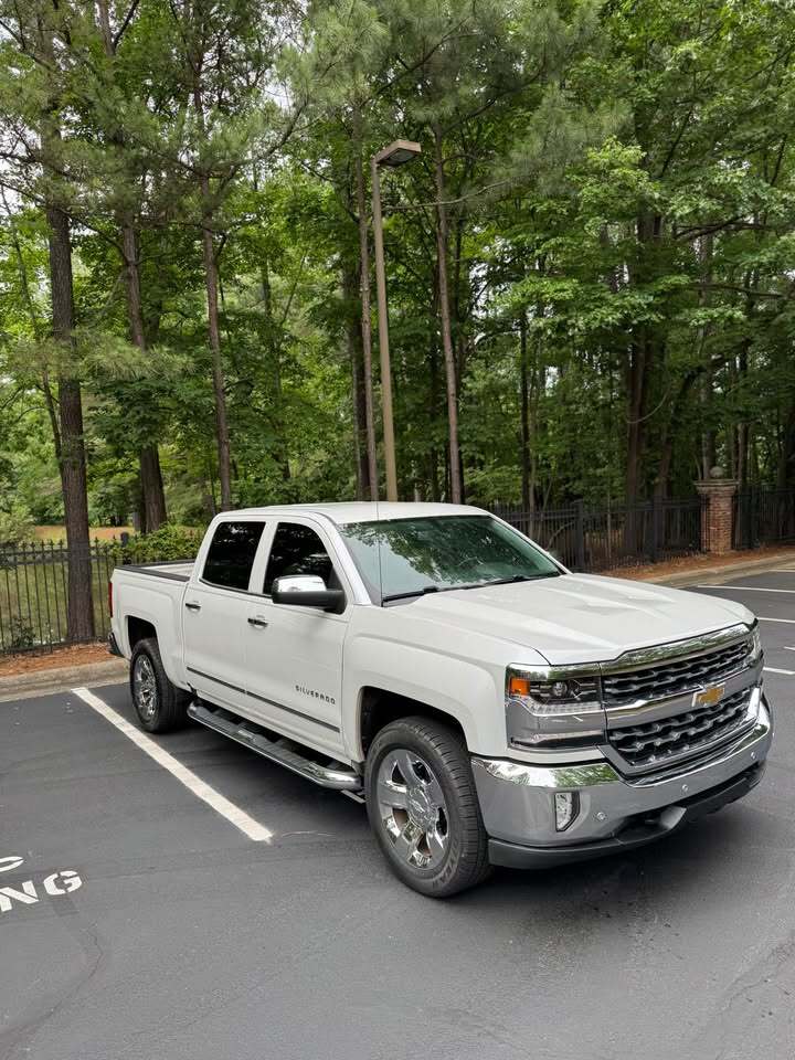 2018 Chevrolet silverado 1500 crew cab LTZ, photo 3 of 14