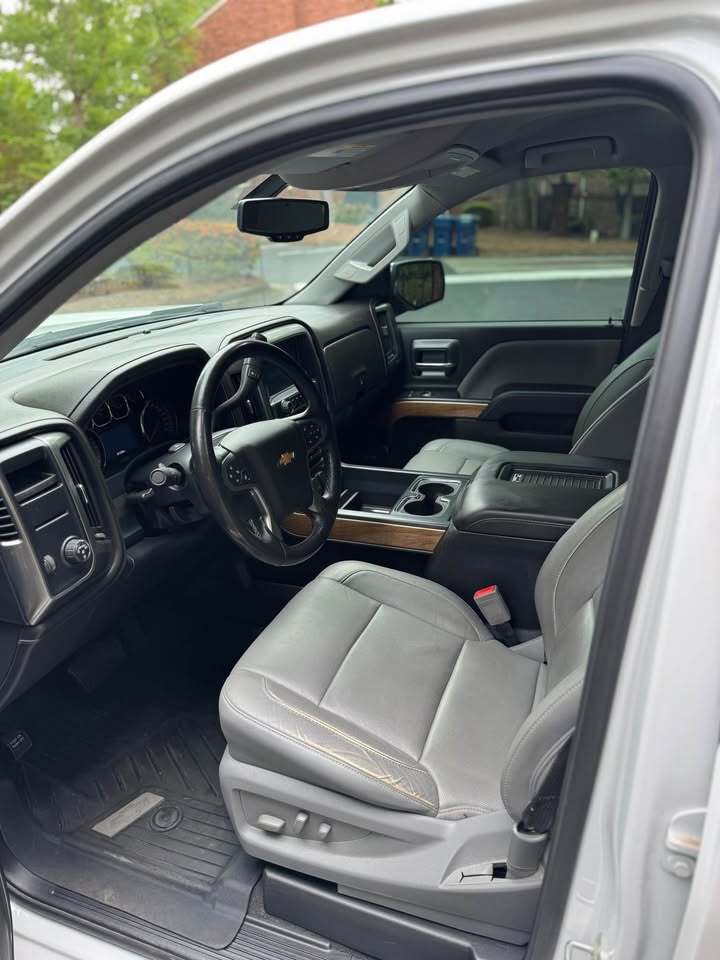2018 Chevrolet silverado 1500 crew cab LTZ, photo 6 of 14
