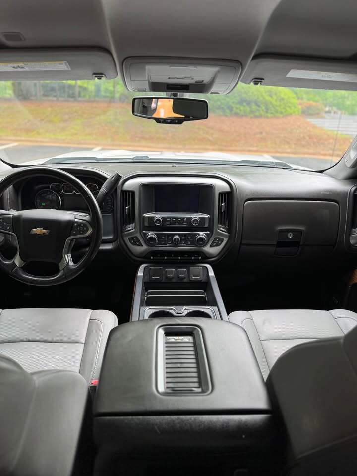 2018 Chevrolet silverado 1500 crew cab LTZ, photo 8 of 14