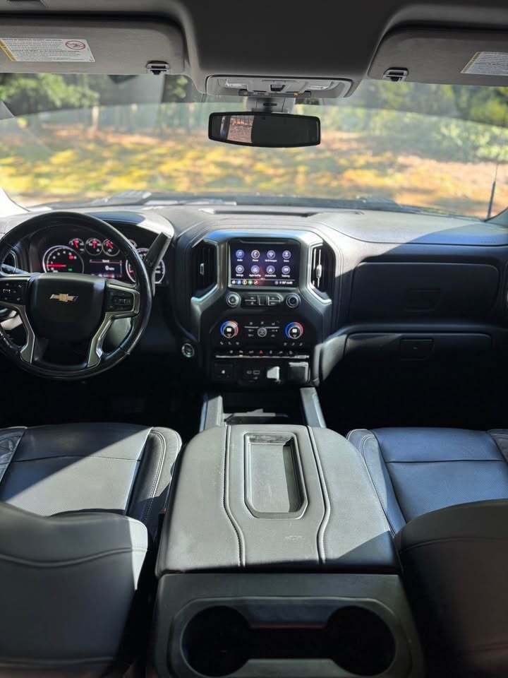 2020 Chevrolet Silverado 3500 LTZ 4×4 Crew Cab, photo 3 of 18