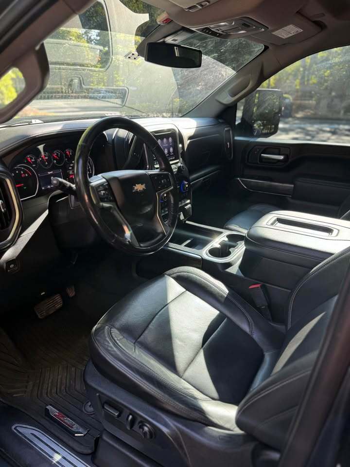 2020 Chevrolet Silverado 3500 LTZ 4×4 Crew Cab, photo 7 of 18
