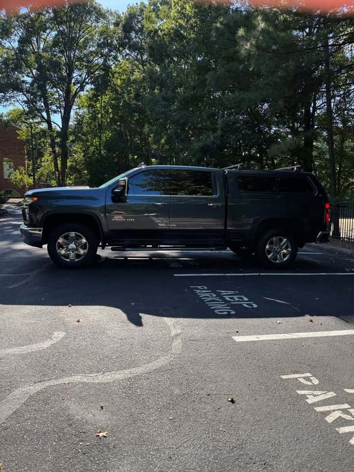2020 Chevrolet Silverado 3500 LTZ 4×4 Crew Cab, photo 11 of 18