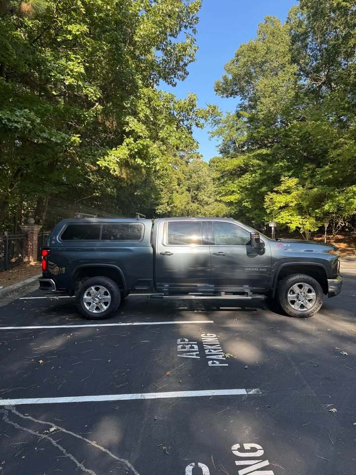 2020 Chevrolet Silverado 3500 LTZ 4×4 Crew Cab, photo 14 of 18