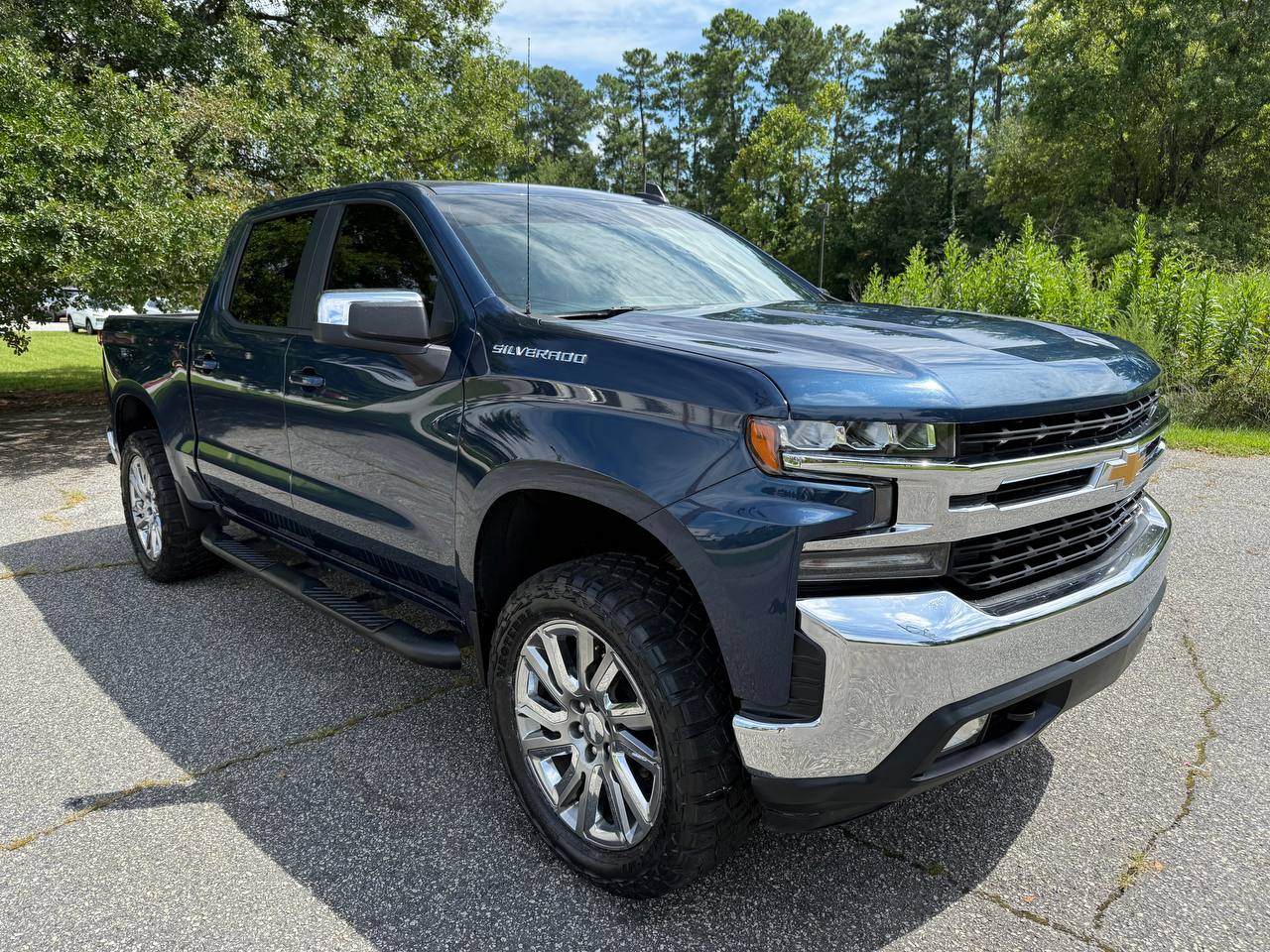 2019 Chevrolet Silverado 1500 LT Z71 4WD, photo 4 of 16