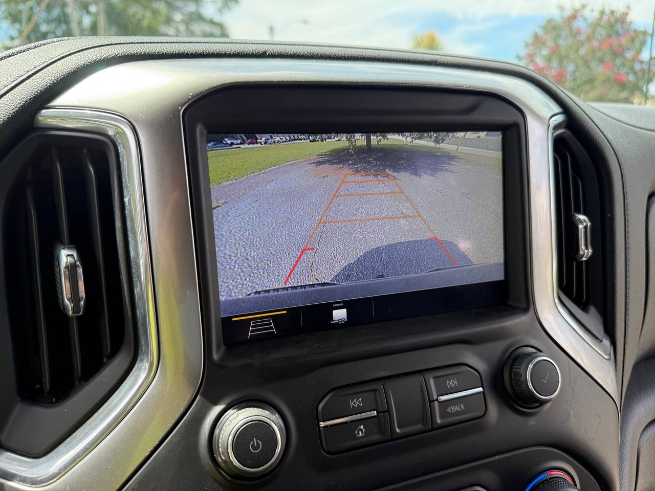 2019 Chevrolet Silverado 1500 LT Z71 4WD, photo 9 of 16
