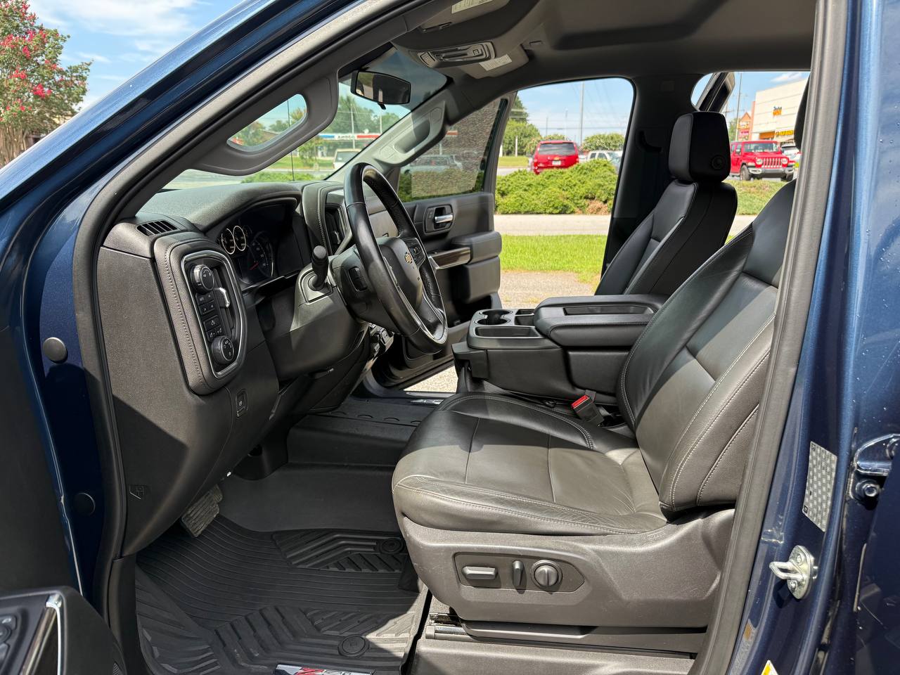 2019 Chevrolet Silverado 1500 LT Z71 4WD, photo 12 of 16