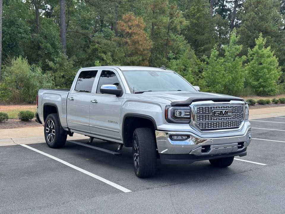 2018 GMC Sierra SLT, photo 9 of 13