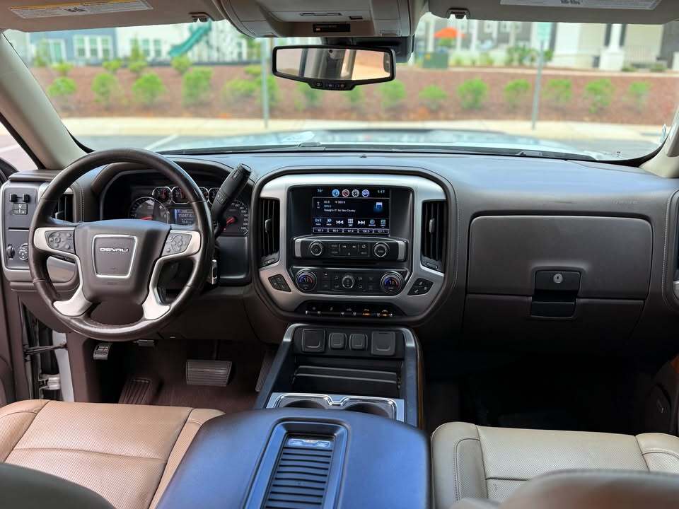 2018 GMC Sierra SLT, photo 10 of 13