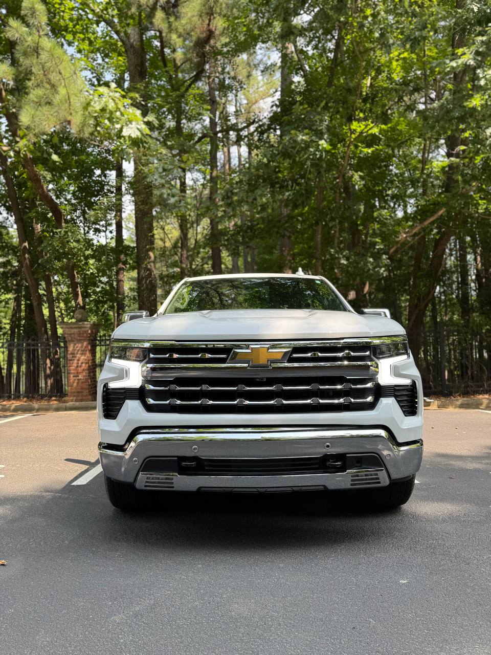 2023 Chevrolet Silverado 1500 LTZ 2WD Crew Cab, photo 2 of 17