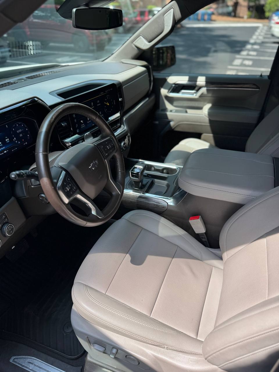 2023 Chevrolet Silverado 1500 LTZ 2WD Crew Cab, photo 9 of 17
