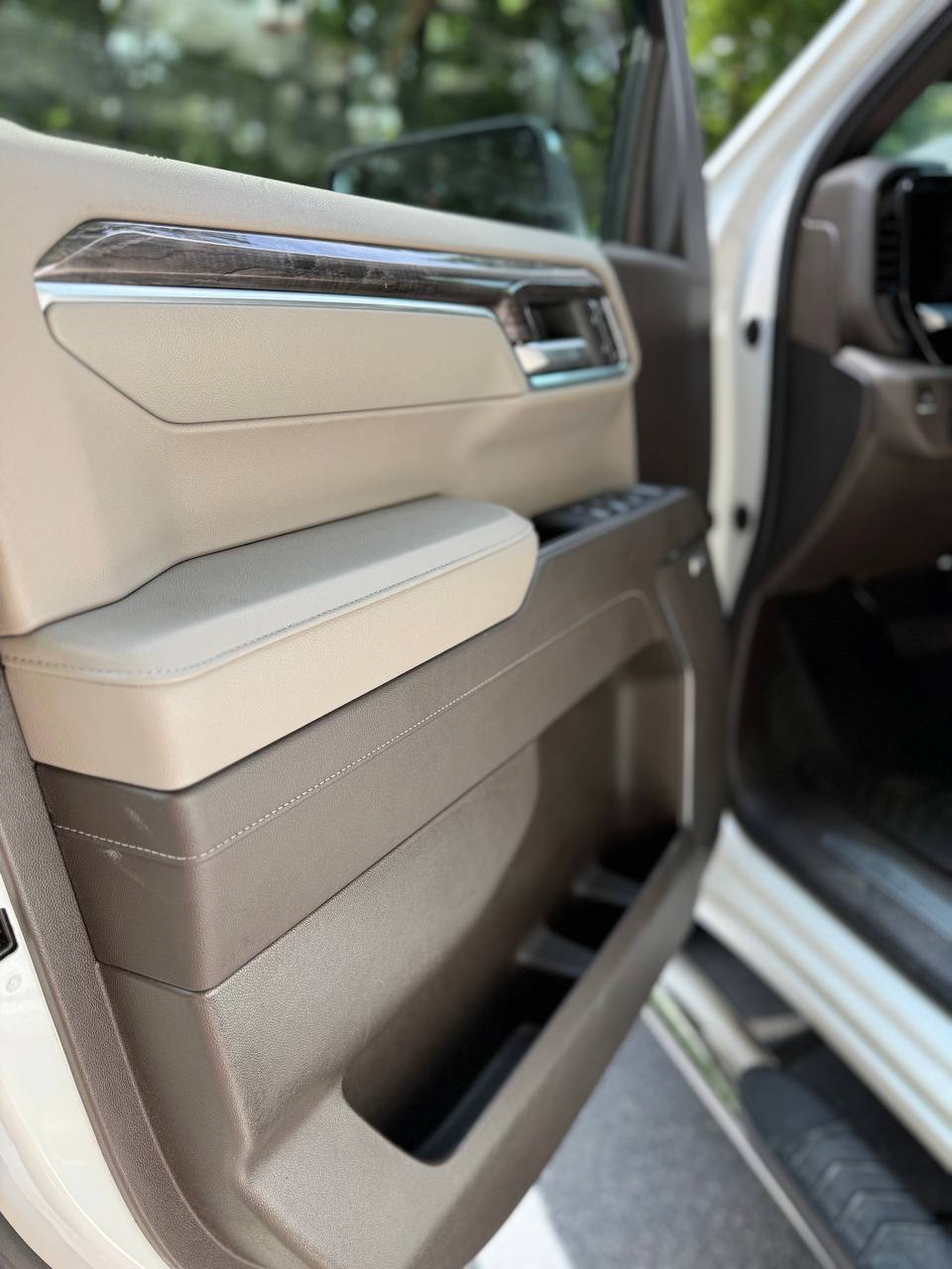 2023 Chevrolet Silverado 1500 LTZ 2WD Crew Cab, photo 13 of 17
