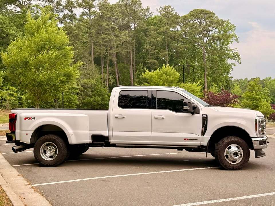 2025 Ford F350HD Lariat dully, photo 4 of 12