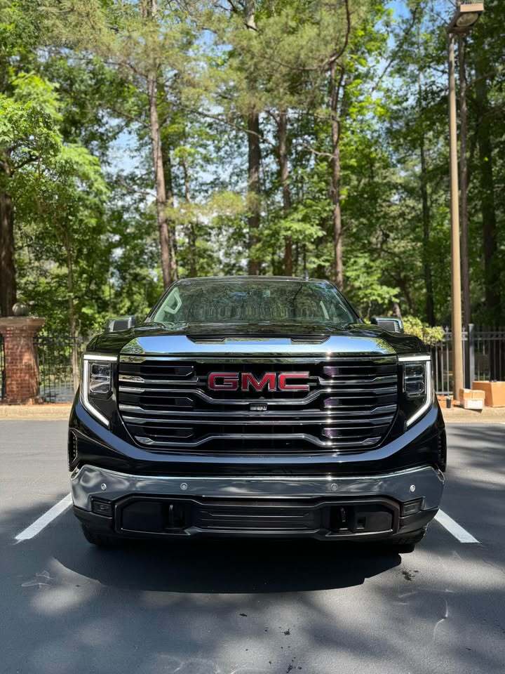2022 GMC sierra 1500 crew cab SLT, photo 2 of 14