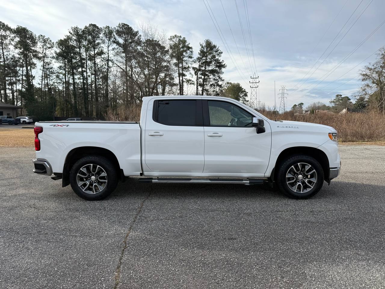 2022 Chevrolet Silverado 1500 LT, photo 4 of 18
