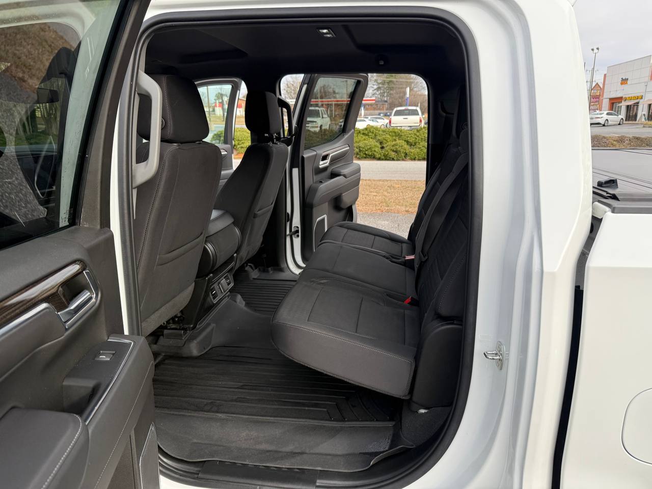 2022 Chevrolet Silverado 1500 LT, photo 11 of 18