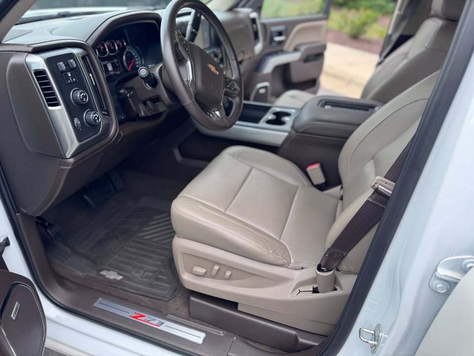 2017 Chevrolet silverado 1500 LTZ, photo 4 of 13
